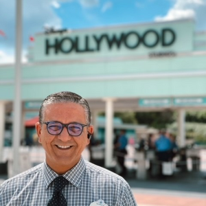 Team Page: Studios Park Arrival "They see Me Bowlin!"